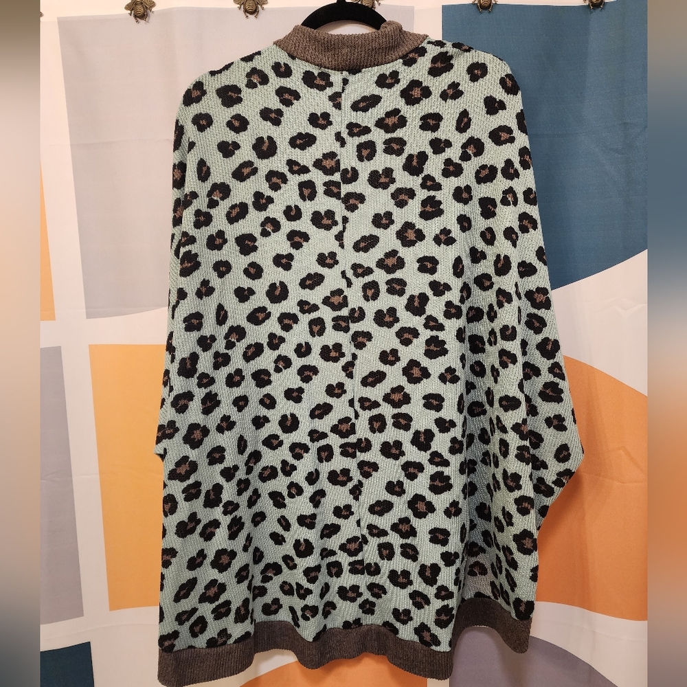 Leopard Cardigan - Picture 2 of 5
